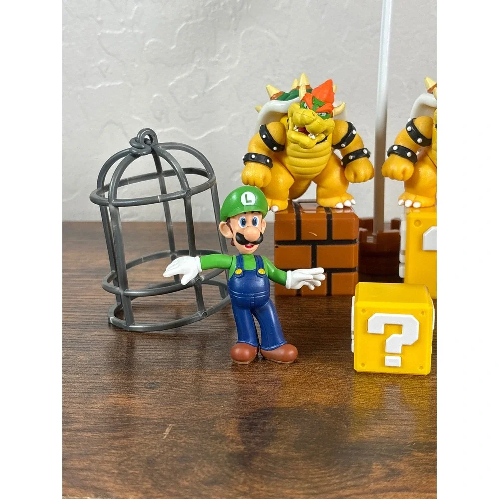 Jakks Nintendo Super Mario Bros Action Figure Lot Mario Luigi Peach Bowser Block